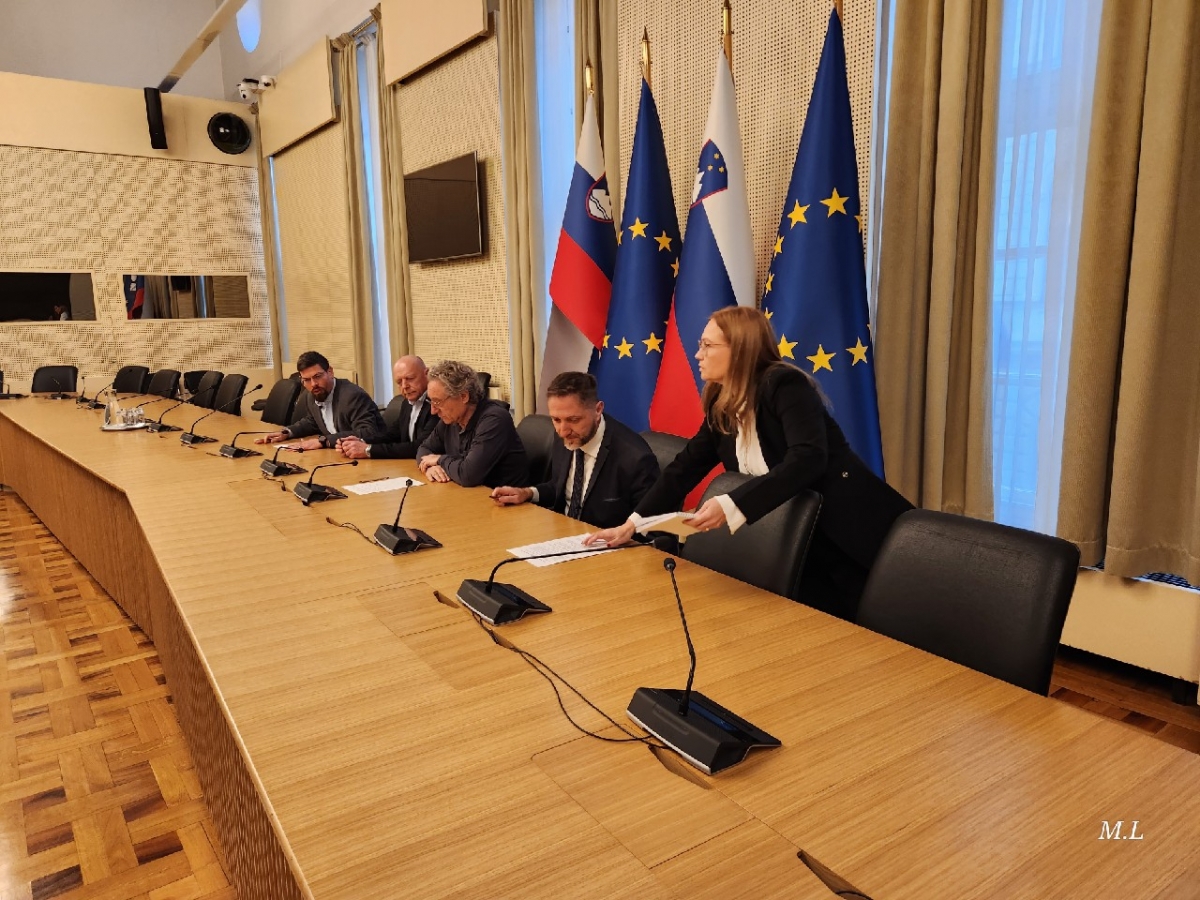 Parafiranje dogovora ob zaključku pogajanj s sindikati JS in VRS dne 21.12.2023